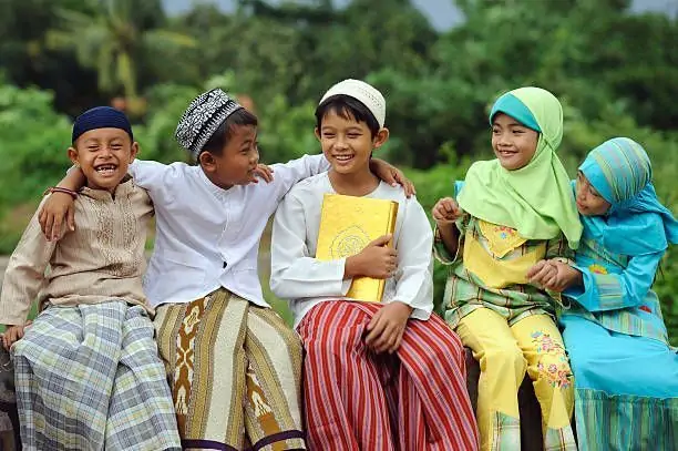 Didik Anak Berpakaian Sopan