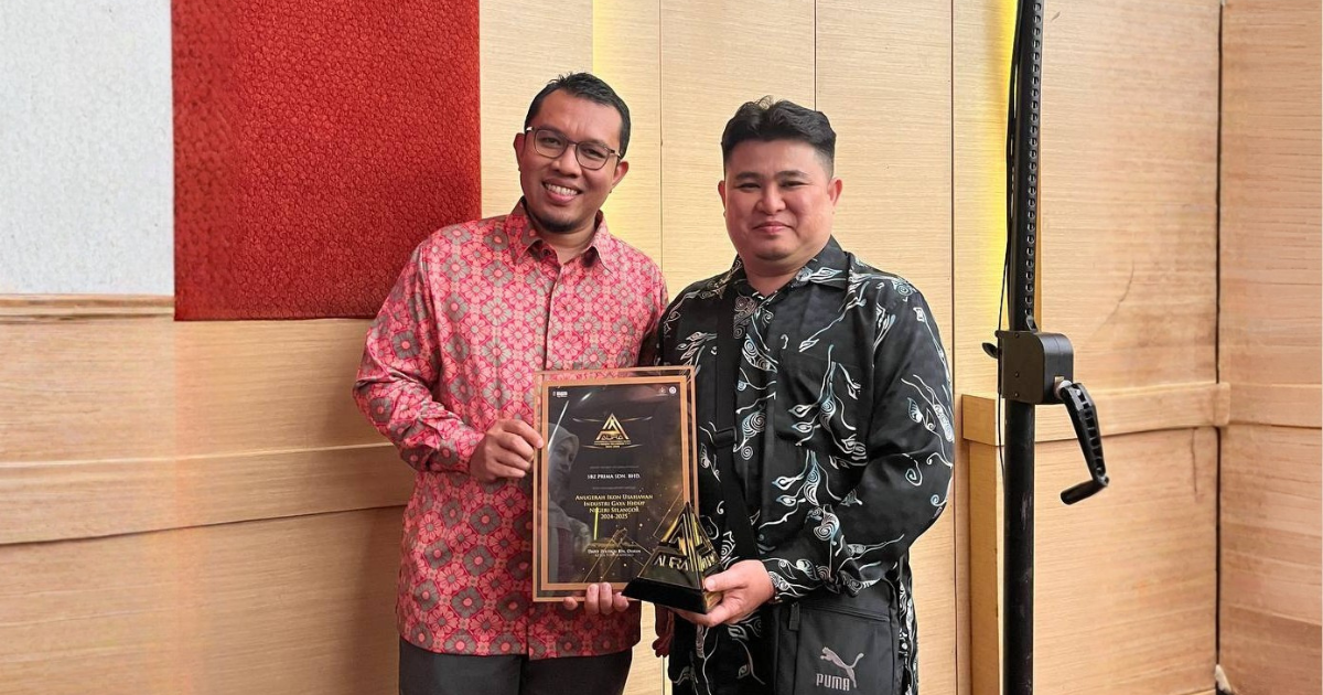 tudungsicomel terima anugerah